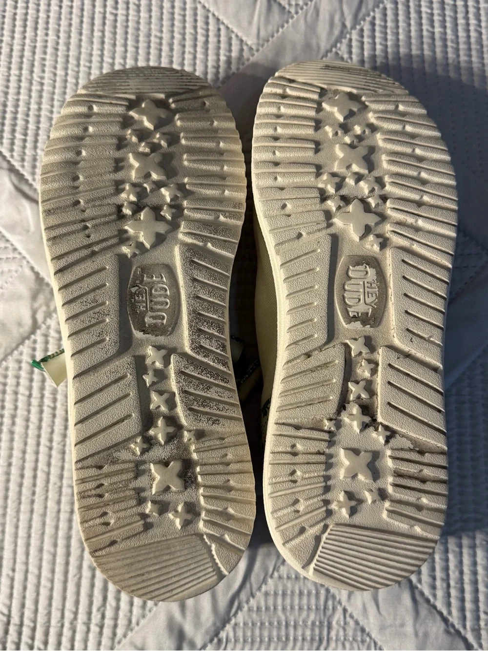 Hey Dude Mens Sz 11 White Canvas Sneakers with Green Shamrocks & Green Pull Tabs